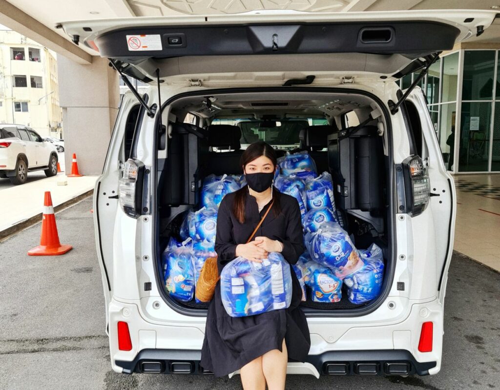 Entrepreneur helps thousands of families in Sarawak through food aid